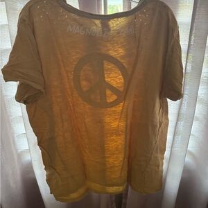 Magnolia Pearl Golden Peace Tee